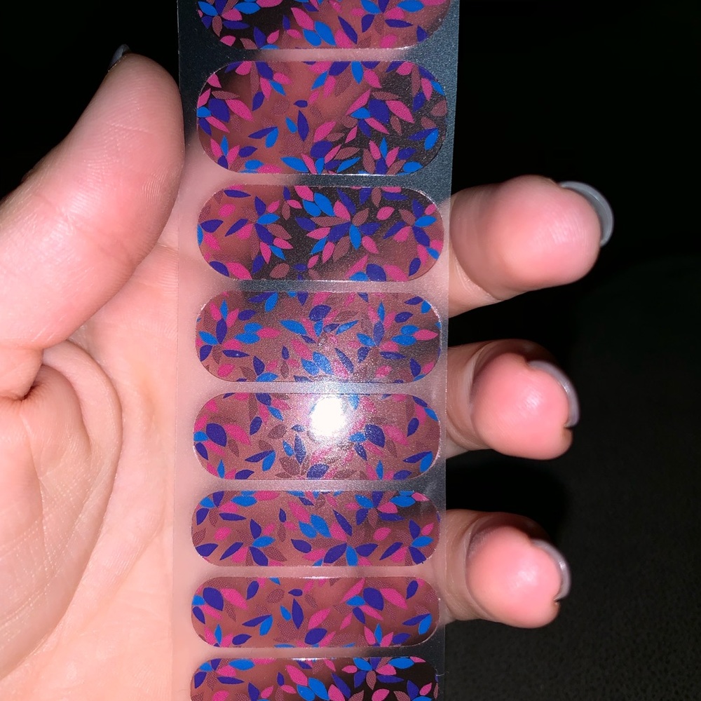 Partial jamberry nail wrap - Picture 7 of 8